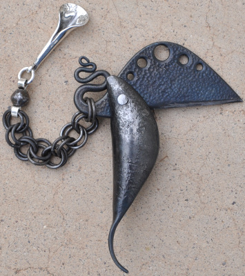 Pod Knife with Silver Cone